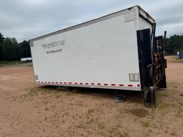 #3325-•-marion-20.5’-van-body-with-lift-gate-image-11