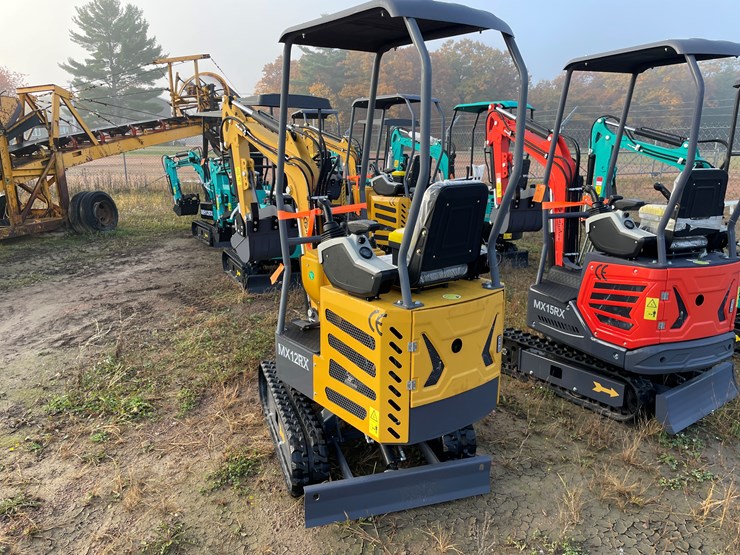 #1691-•-agt-mx12rx-mini-excavator-image-7