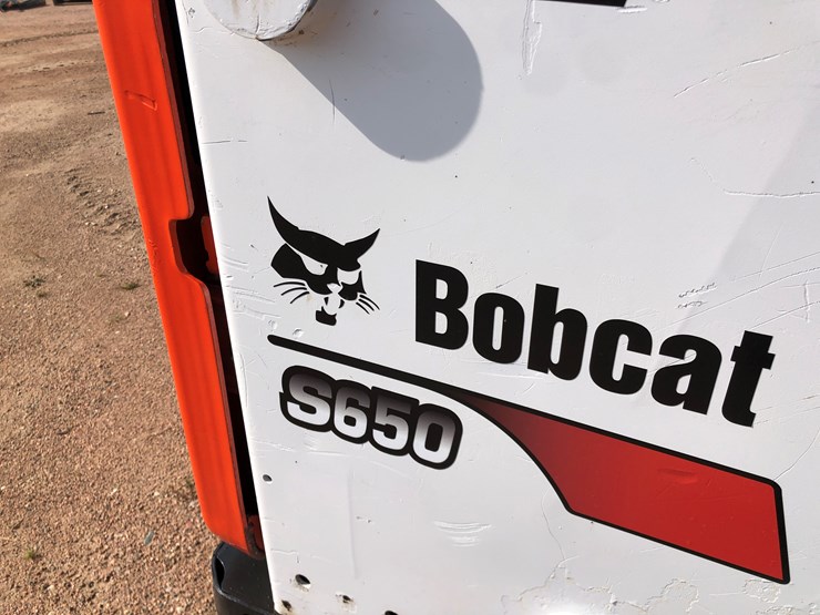 2014-bobcat-s650-image-41