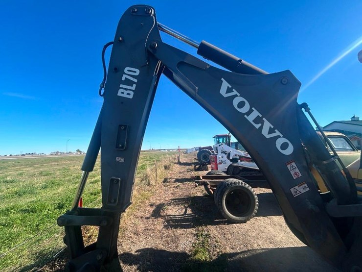 2004-volvo-bl70-image-21