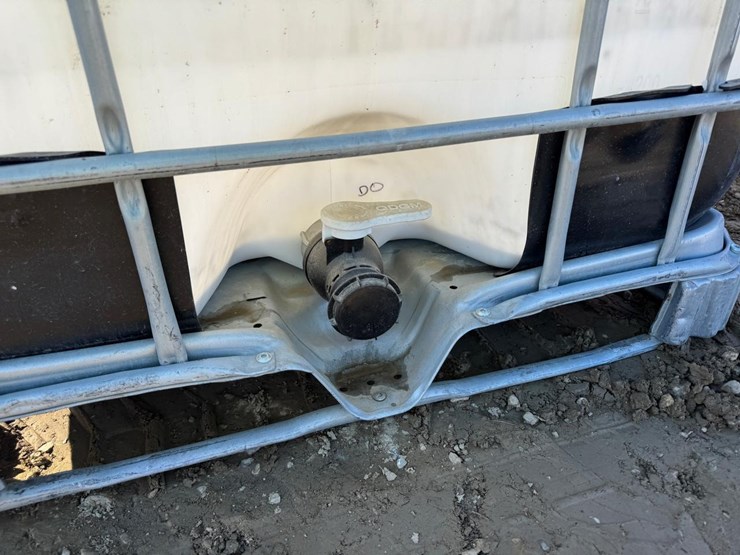 water-tank-tote-image-5