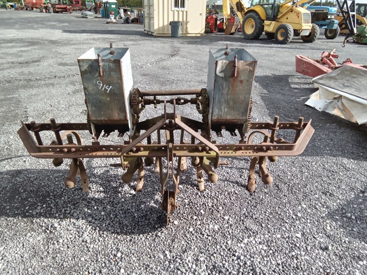 #914-•-2-rowcultivator-3pt-image-1