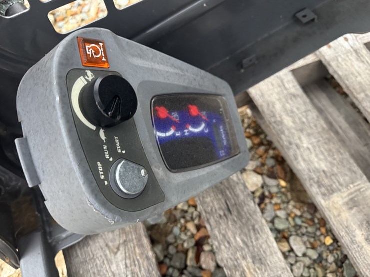 #4927-•-kubota-ssv-65-image-7