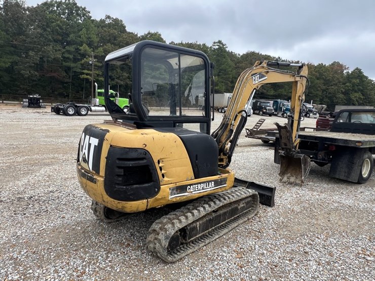 2002-caterpillar-303.5-image-5