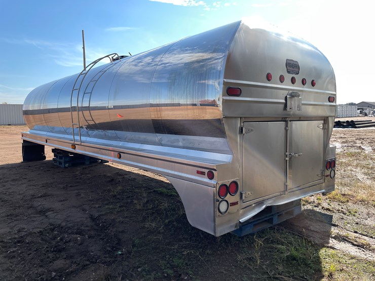 #3371-•-1982-walker-bulk-milk-truck-tank-image-6