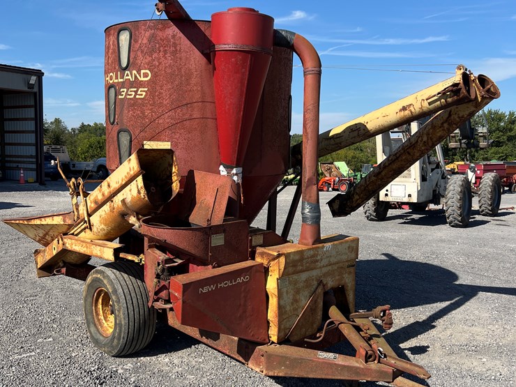 new-holland-355-image-1