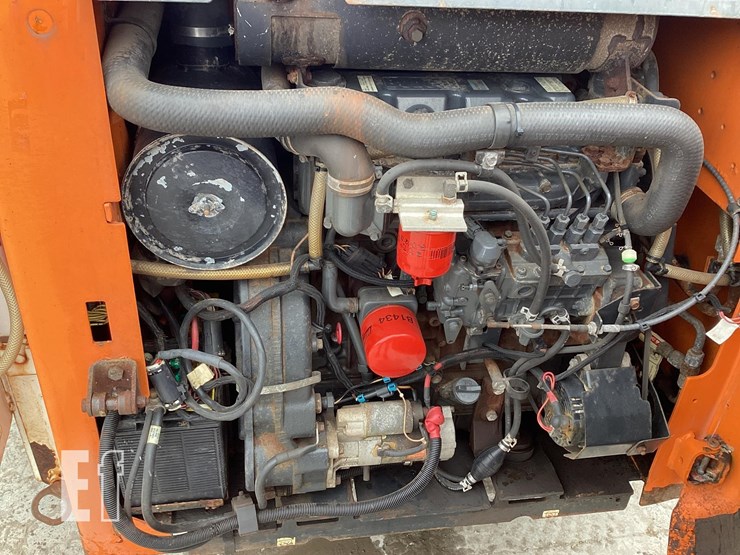 2005-bobcat-s220-image-11