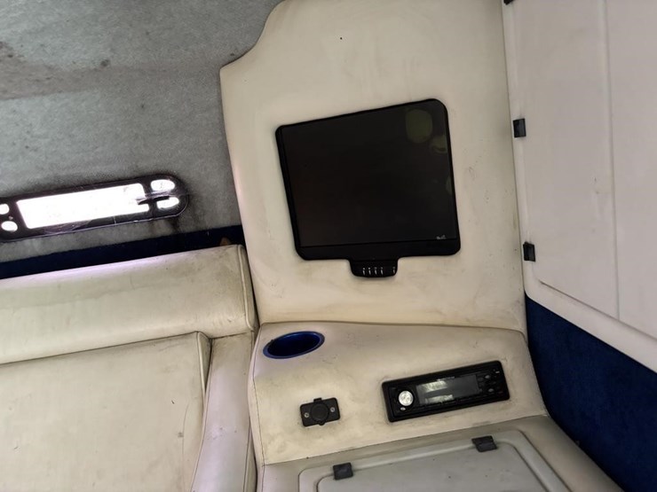 2004-unknown-trailer-image-38