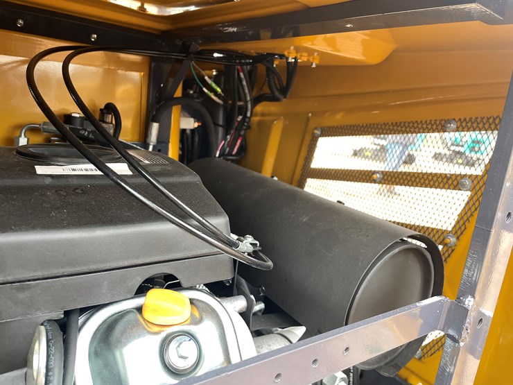 #1796-•-agt-mx20r-mini-excavator-image-35