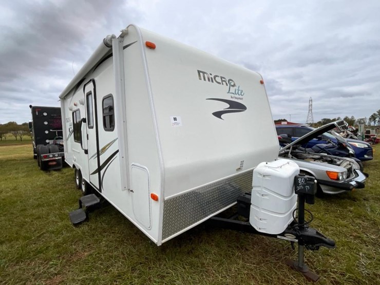 2015-forest-river-flagstaff-microlite-camper-image-1