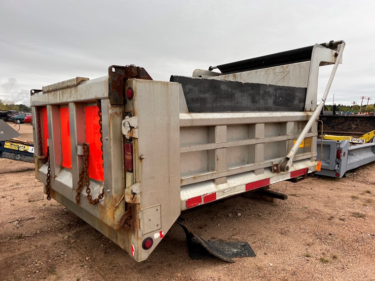 #3341-•-aluminum-box-take-off-image-2