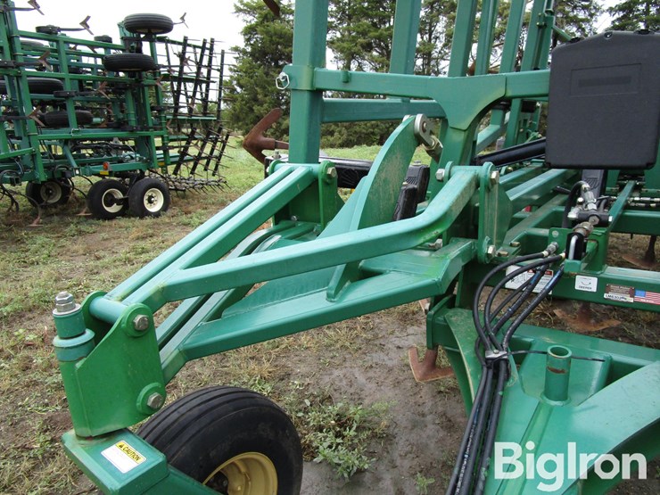 2018-great-plains-6327uc-12-27'-ultra-chisel-w/3-bar-harrow-image-15