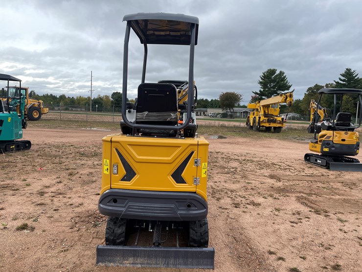 #1796-•-agt-mx20r-mini-excavator-image-6