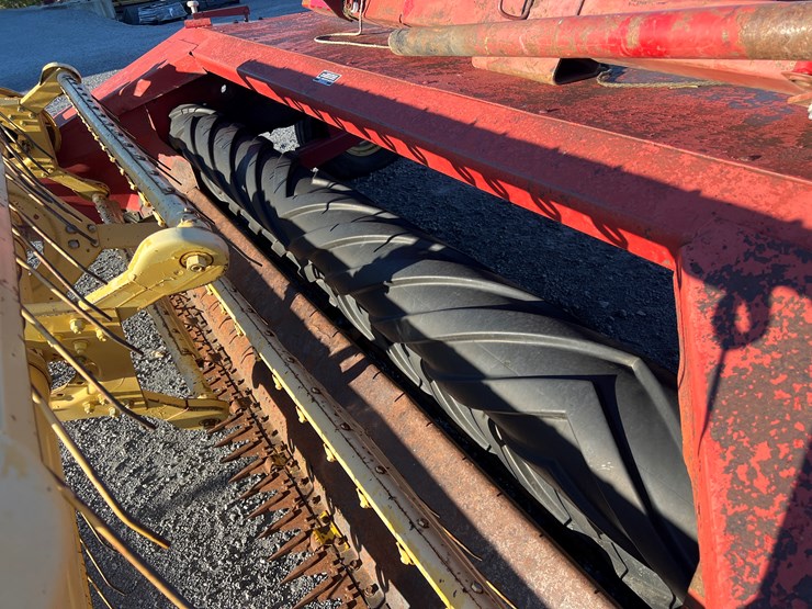 new-holland-495-image-4