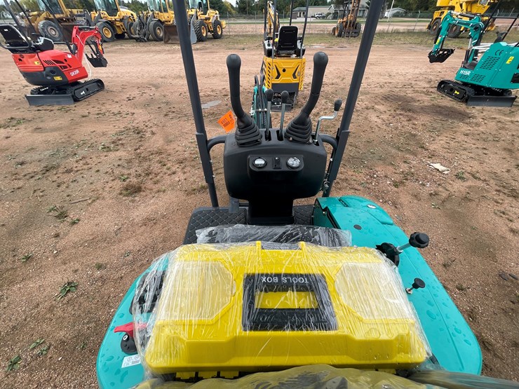 #1797-•-agt-qk16r-mini-excavator-image-13