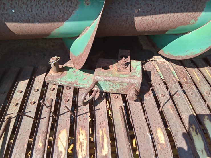 john-deere-338-image-2