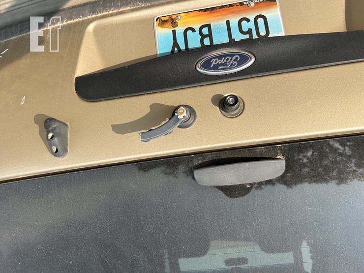 2001-ford-explorer-xlt-image-23