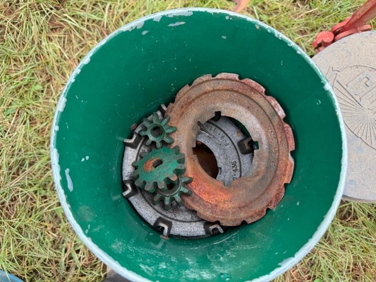 covington-1-row-planter-w/extra-plates-image-6