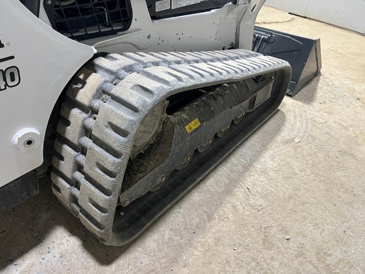 2023-bobcat-t740-image-17
