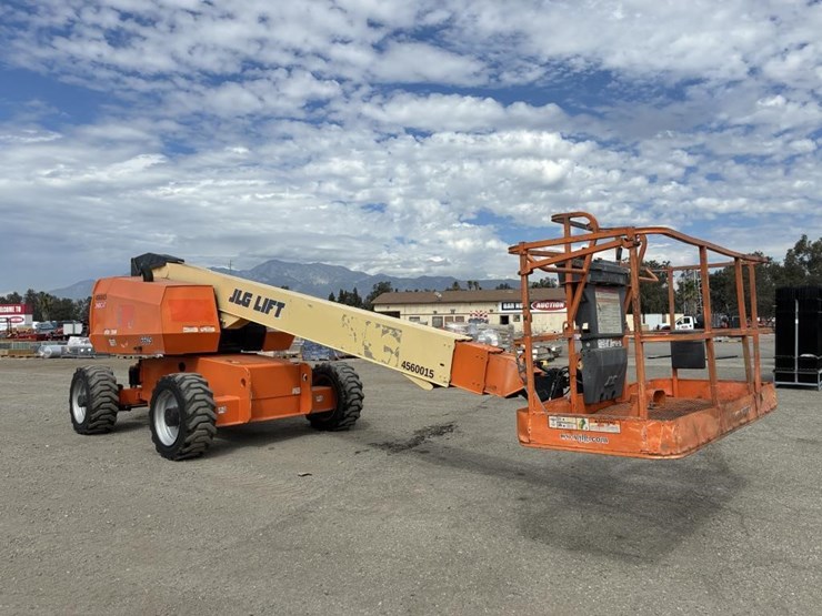 2015-jlg-600s-image-2