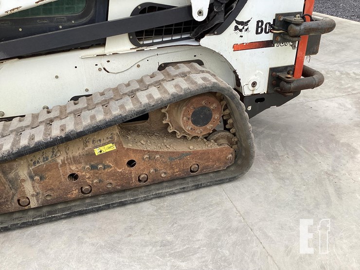 2014-bobcat-t870-image-11