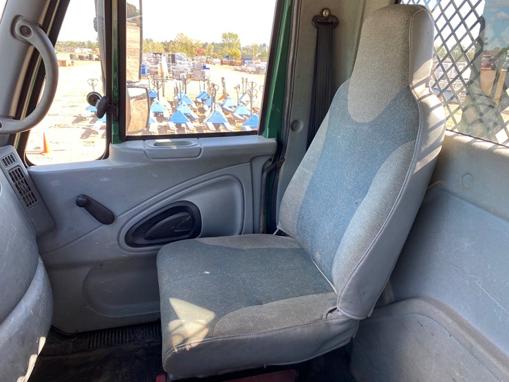 2003-international-7400-image-59