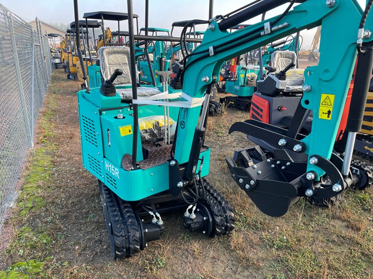 #1693-•-agt-h15r-mini-excavator-image-4