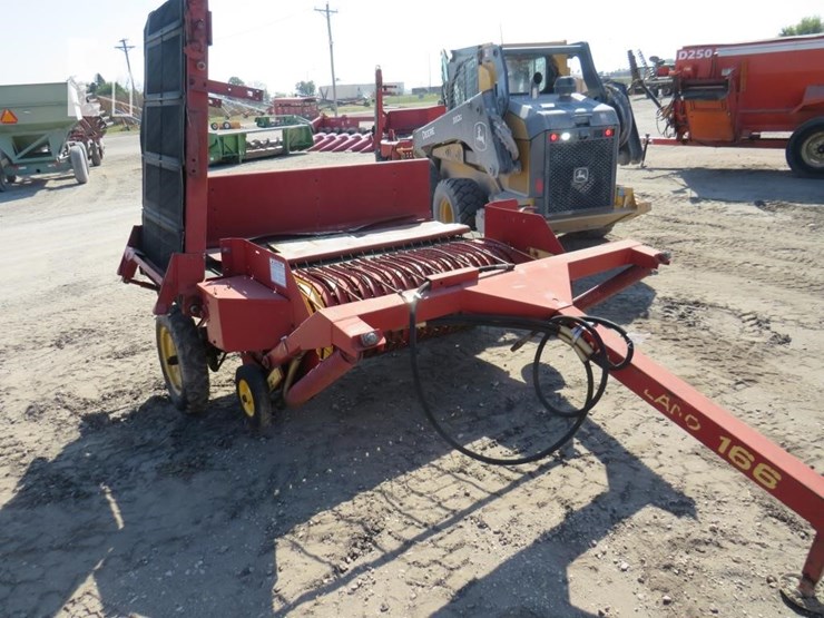 new-holland-166-image-2