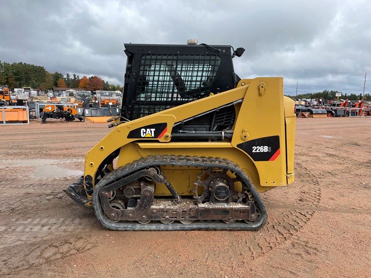 2012-caterpillar-226b3-image-7