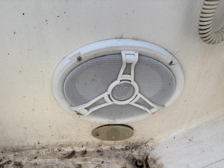 2004-unknown-trailer-image-27