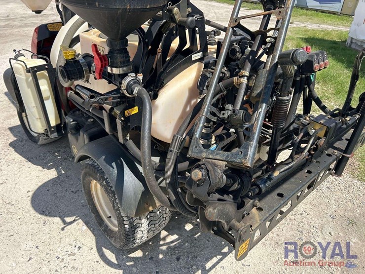 2015-toro-multi-pro-1750-175-gallon-turf-sprayer-cart-image-10