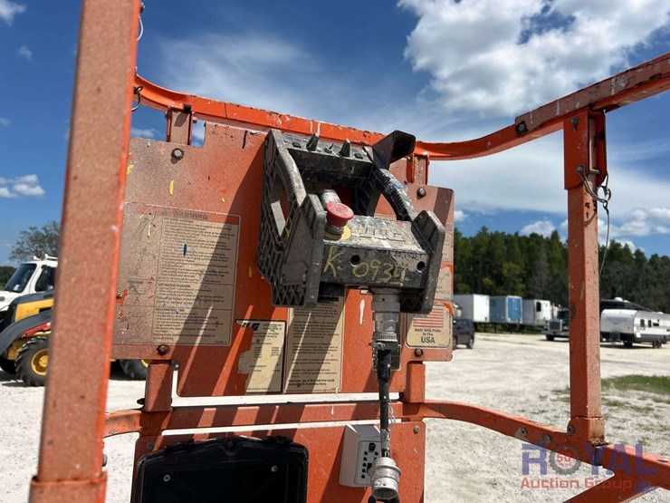 2006-jlg-2030es-image-10