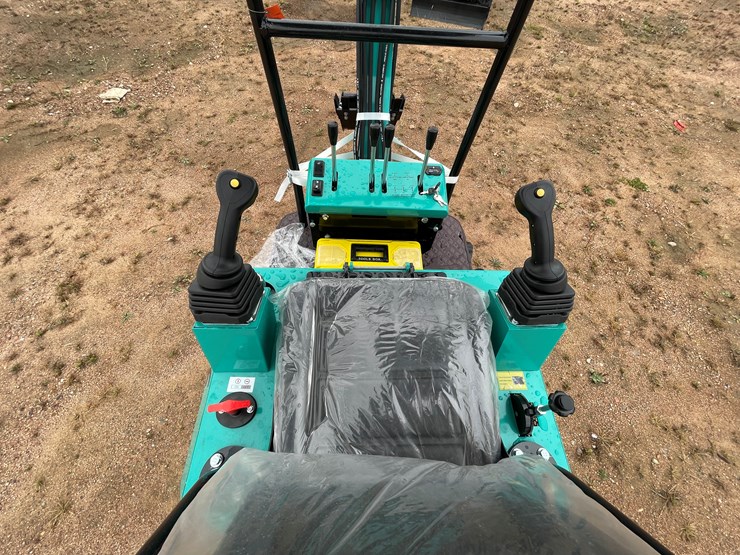 #1696-•-agt-mh12rx-mini-excavator-image-11