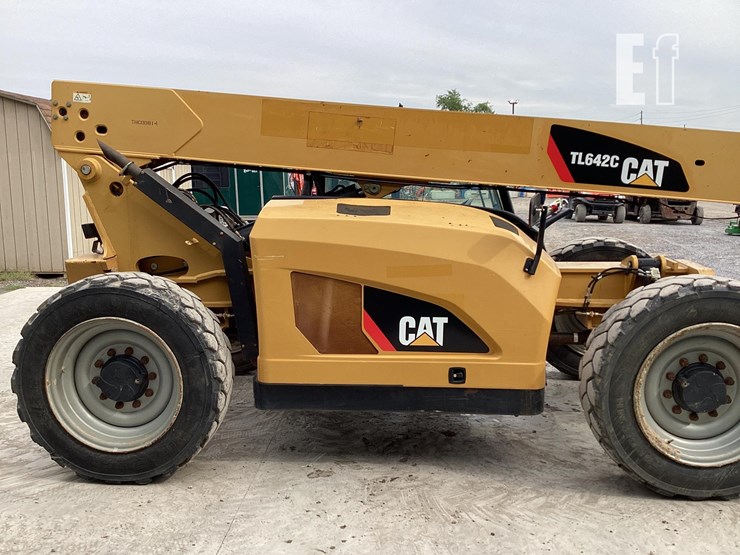 2014-caterpillar-tl642c-image-5