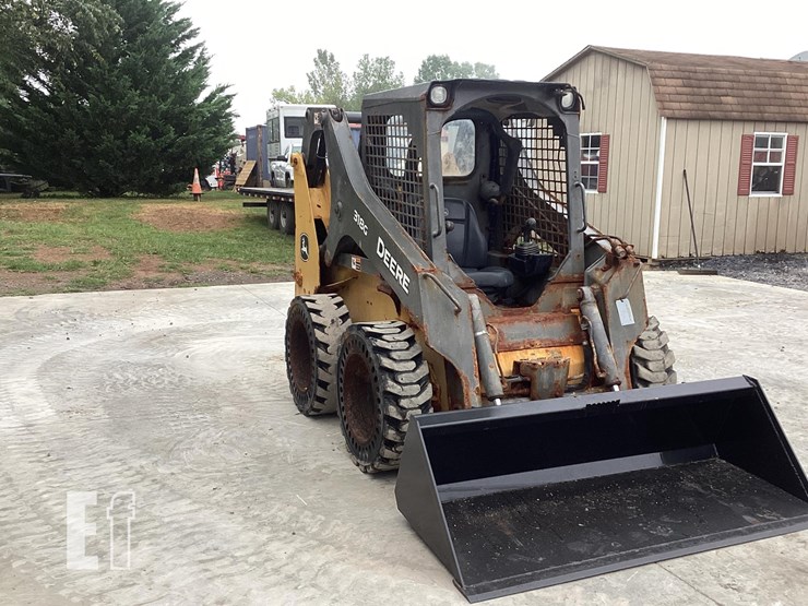 2019-deere-318g-image-6