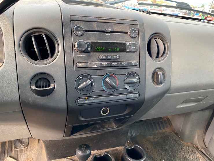 2005-ford-f150-image-47