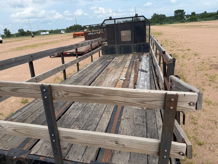 #3190-•-22’-steel-flatbed-image-10