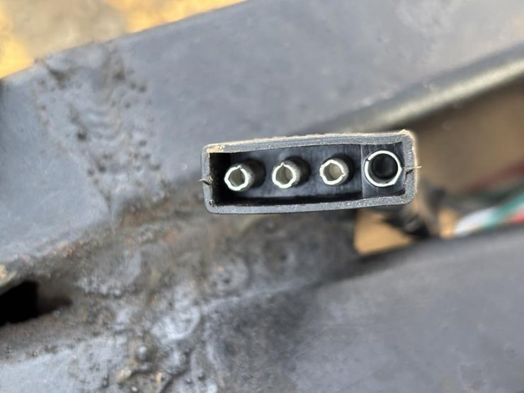 2004-unknown-trailer-image-75