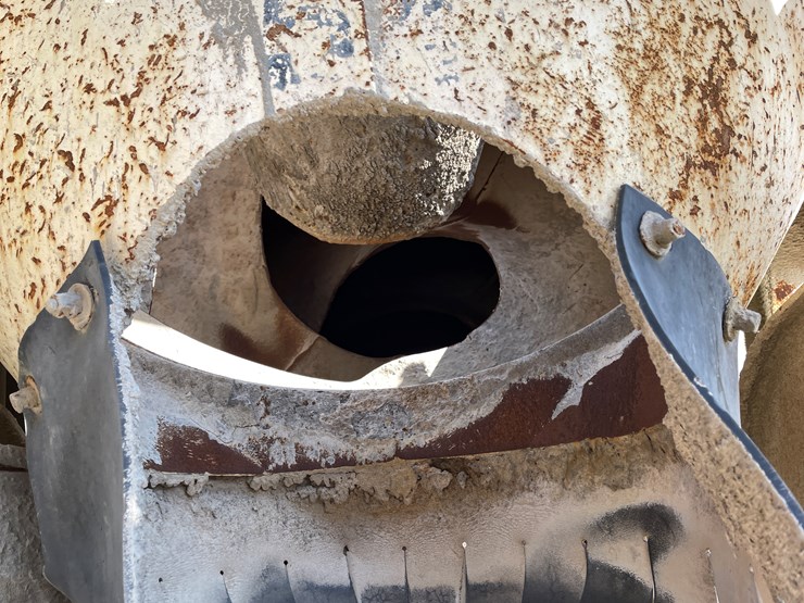 #3375-•-mcneilus-cement-mixer-drum-with-chutes-and-controls-image-11