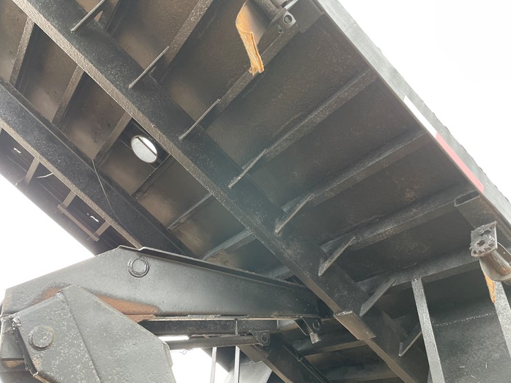 2004-international-7400-image-38