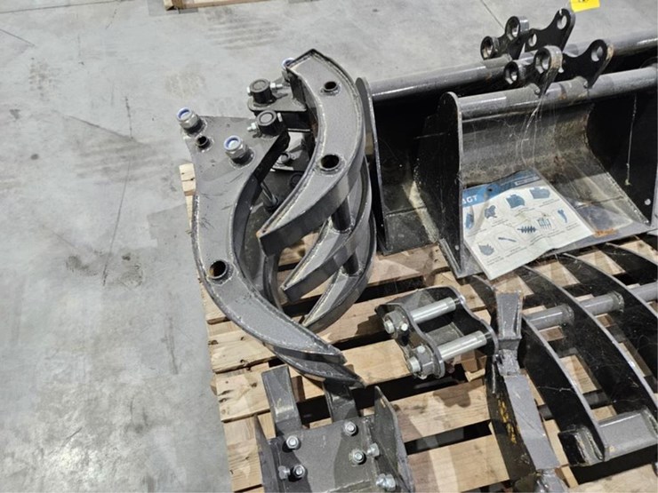 #2547-•-2025-agt-12ex-ata-mini-excavator-attachment-set-image-8