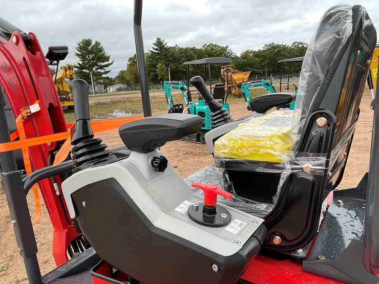 #1792-•-agt-qk20r-mini-excavator-image-19