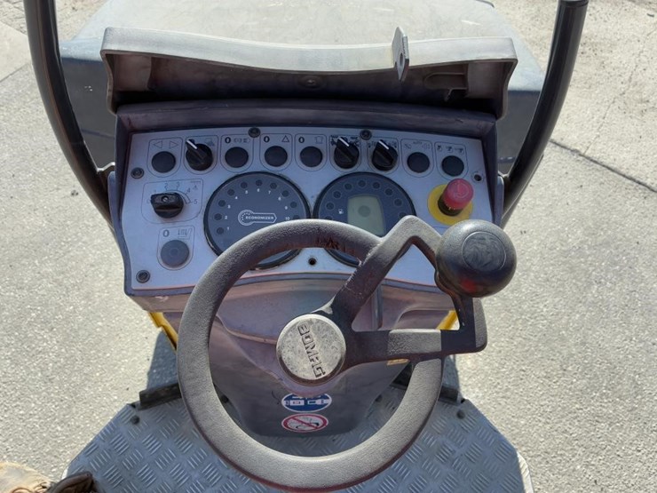 2017-bomag-bw120-image-18