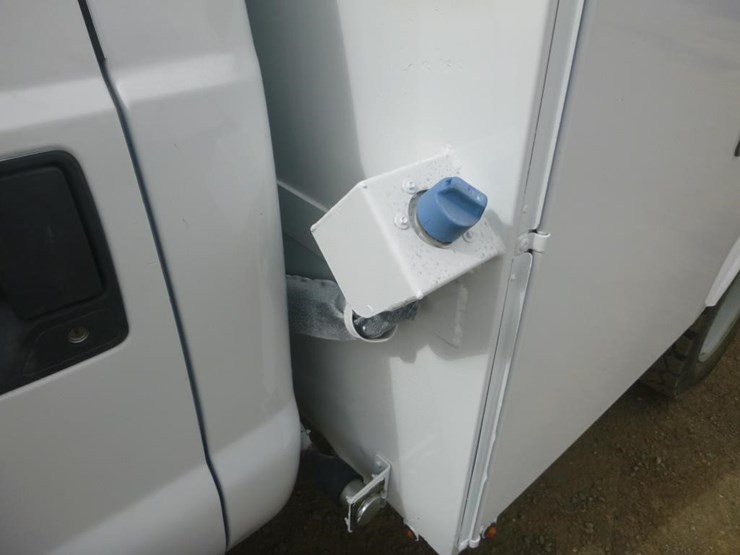 2015-ford-f550-image-17