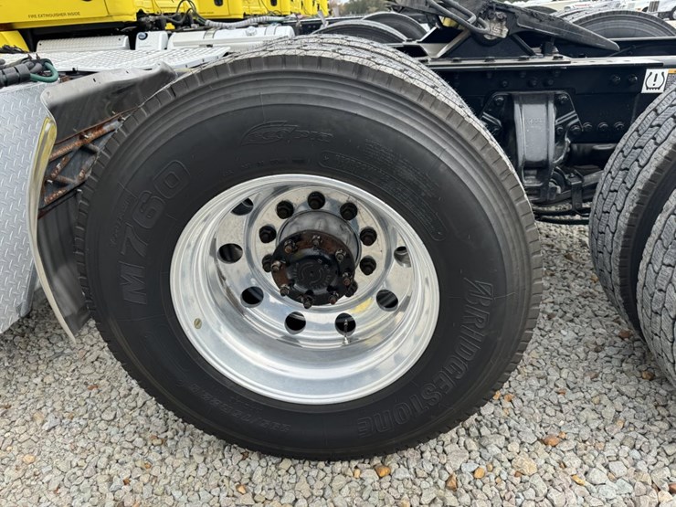 2017-kenworth-t880-image-7