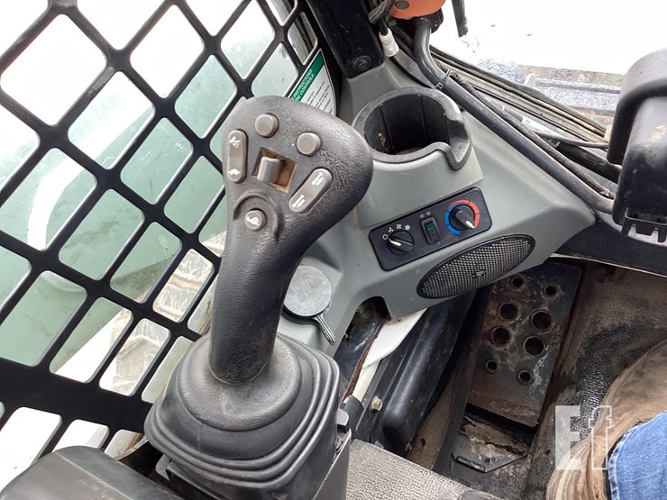 2016-bobcat-s770-image-13