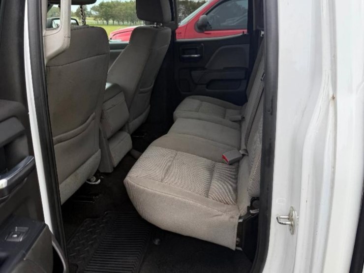 2016-chevrolet-silverado-1500-image-11