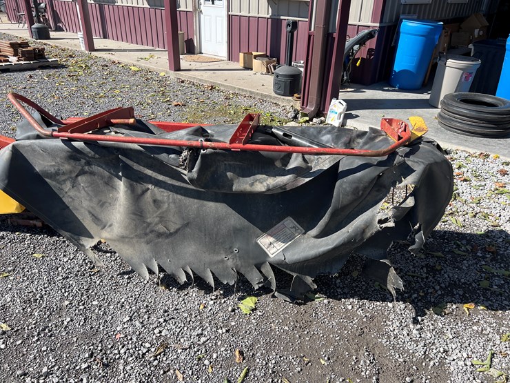 new-holland-615-image-4