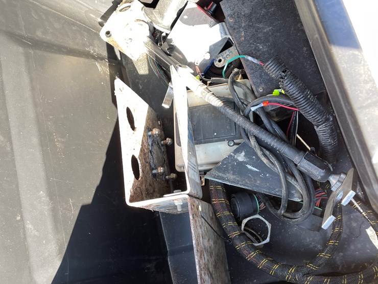 #3372-•-mcneilus-cement-mixer-drum-with-chutes-and-controls-image-16