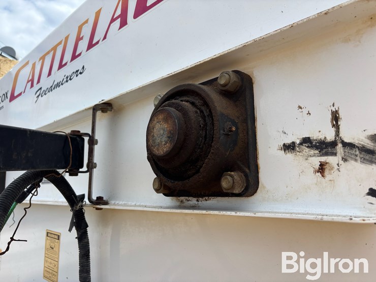 2012-cattlelac-460-image-13